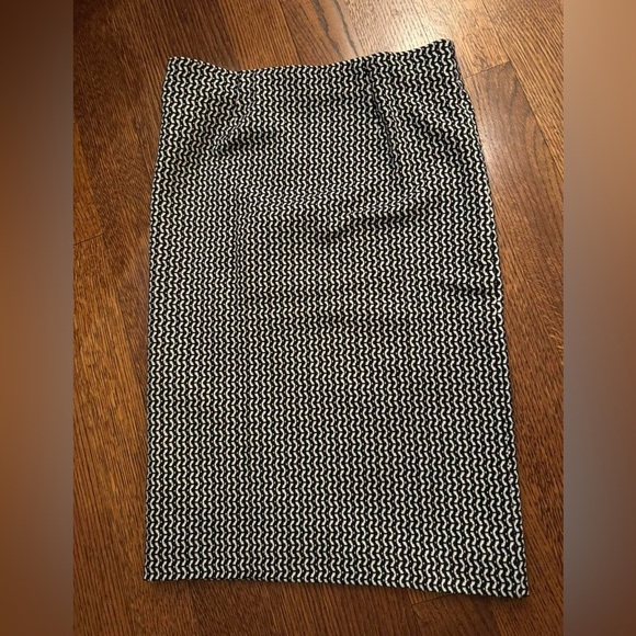Ann Taylor Paterned Knit Pencil Skirt - Picture 3 of 3